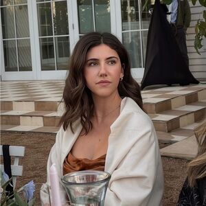 Meet your Posher, Julia